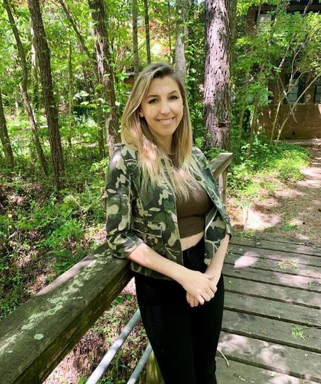 Abigail Cristea nude star img