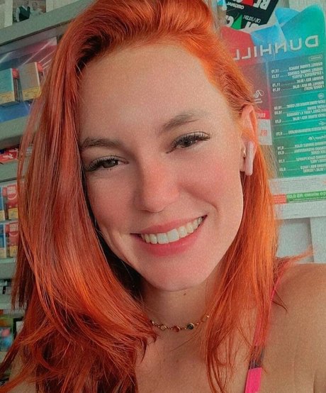 Hintilla Nariely sexy pornstar pic