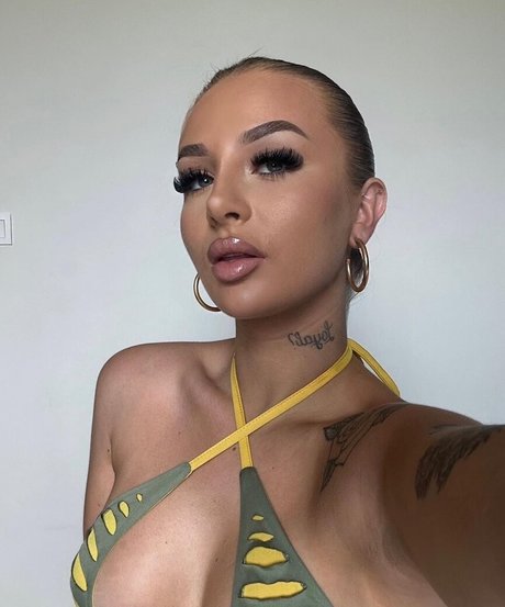 Michellemelodyx adult model galleries