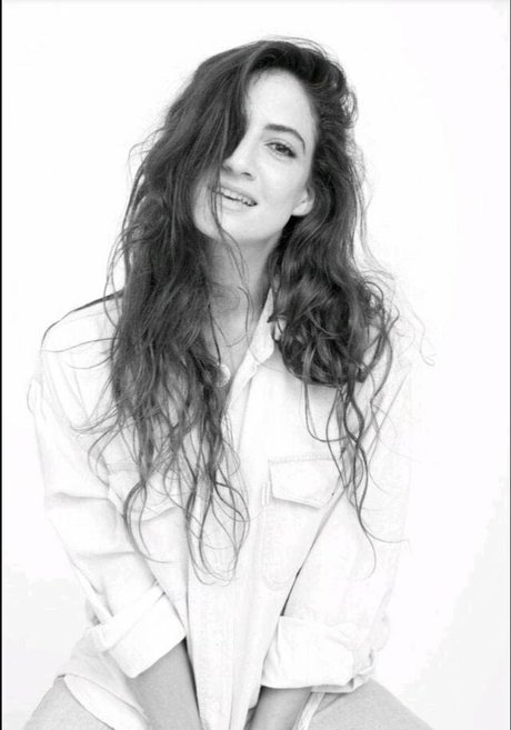 Rona Lee Shimon star erotic pics