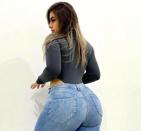 Thaily Delgado hd model archive