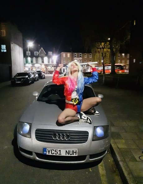 courtsxldn model pretty photo