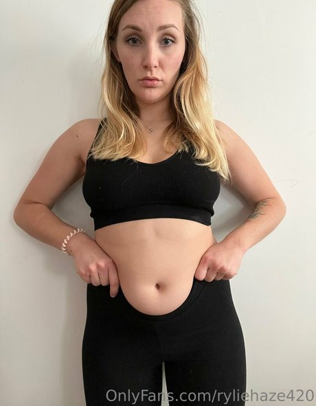 ryliehazefeedee model beautiful gallery