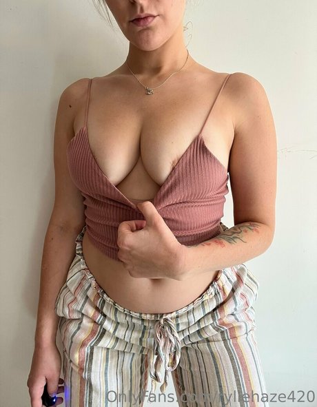 ryliehazefeedee exclusive actress pictures