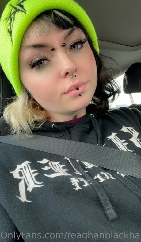 reaghanblackhart star img
