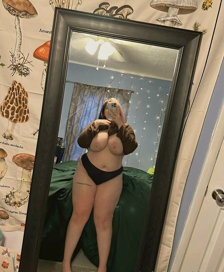 urlocalgothbaby model art galleries