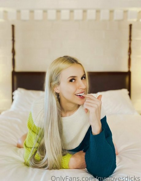 nakednicolenyx sex pornstar picture