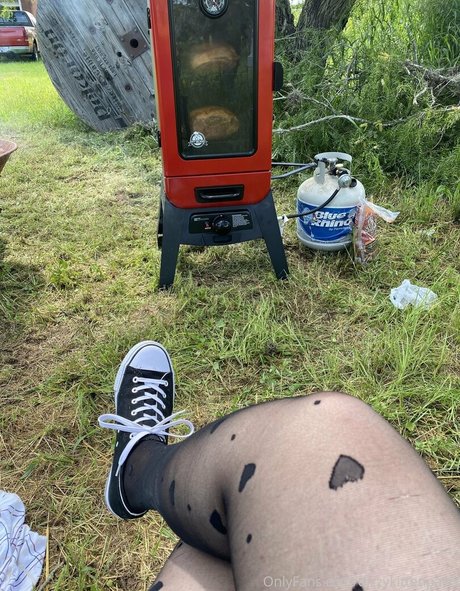 dizzykittenpaws model photos