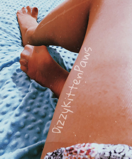 dizzykittenpaws star exclusive pics