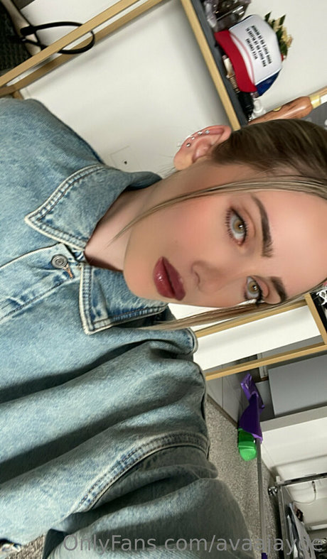 avaajayde nude pornstar picture