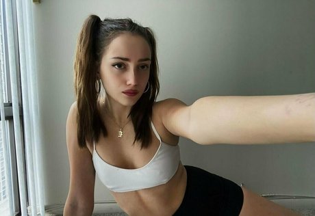 avaajayde pornographic star photo