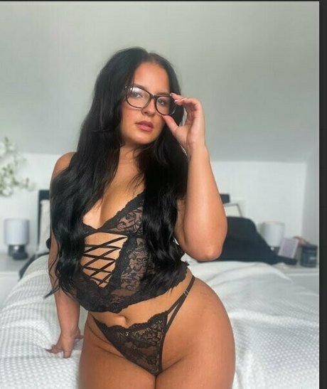 keziwarwick model nude pics