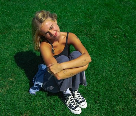 slut milf onlyfans nudes gallery