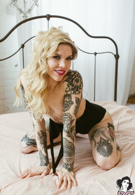 Auric model free photos