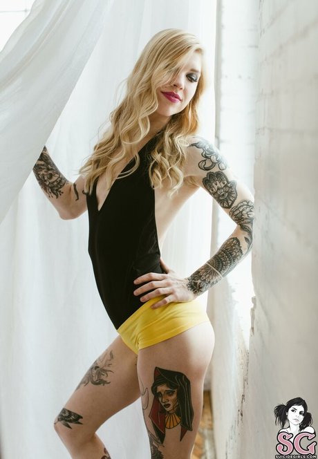 Auric top star images