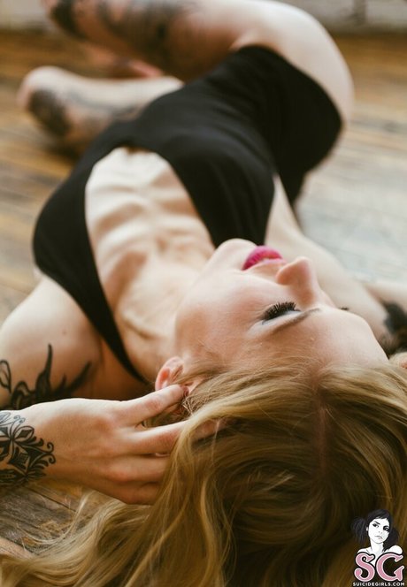 Auric nude star gallery