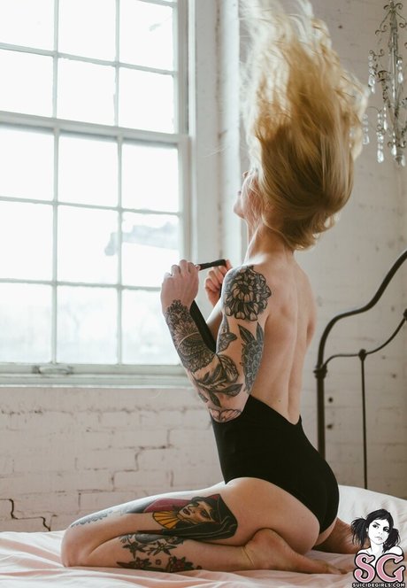 Auric high quality actress images