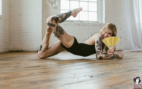 Auric perfect model photos