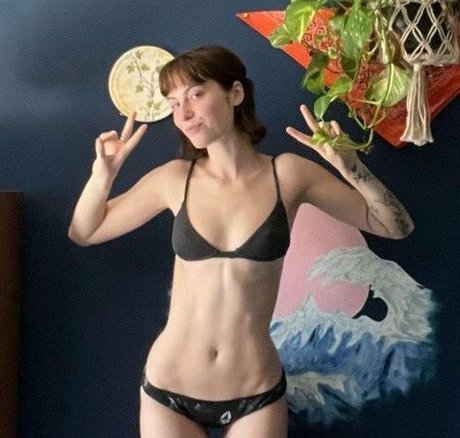 scrotegirl pretty pornstar image