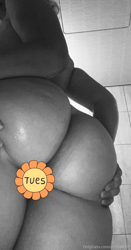 shemale masturbation onlyfans art naked image