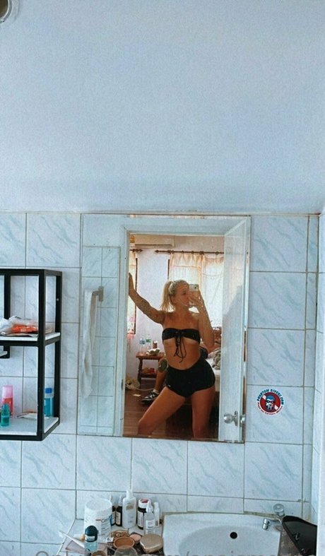 sianaanaom model pornographic pictures