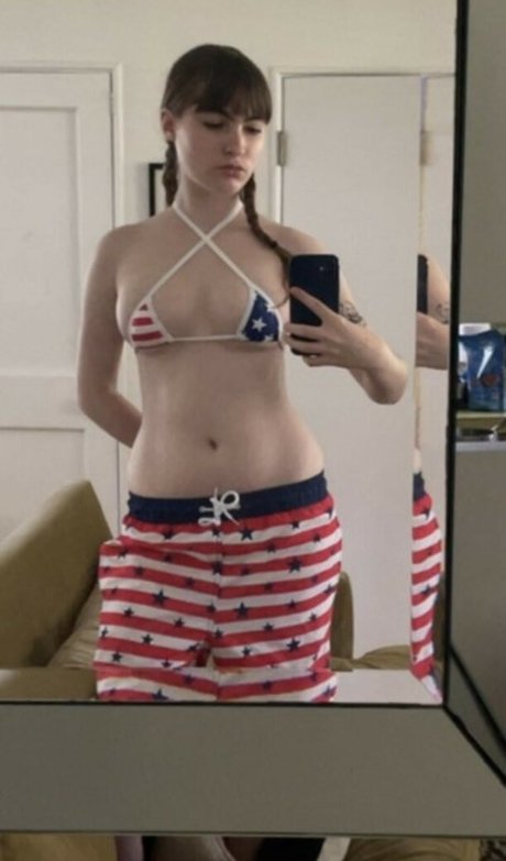 Ivy Wolk star top galleries