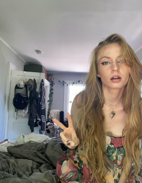 lola costa model exclusive picture