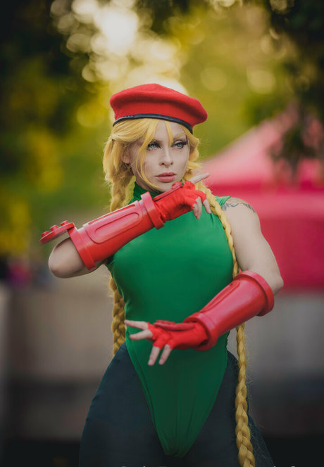 satinfree model photos