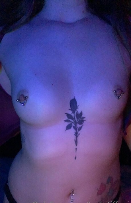 tastytiffani erotic model pic