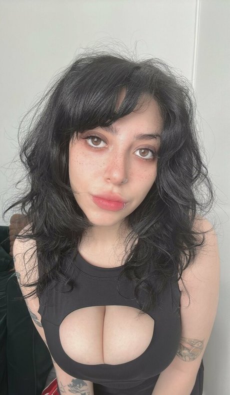 kittydanx star naked image