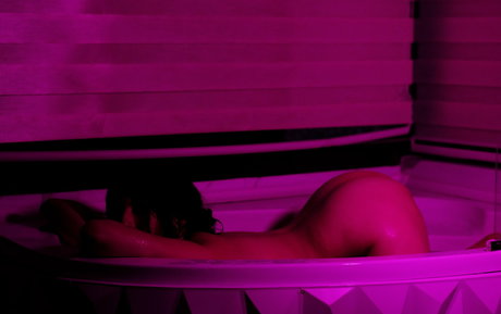 nadeleine hot pornstar pics