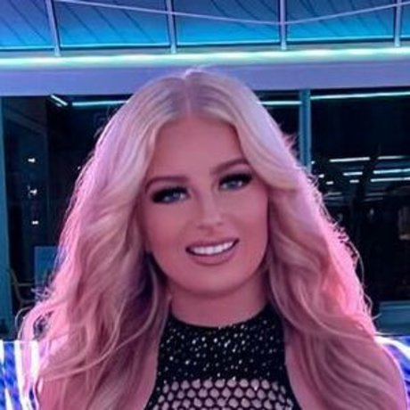 lauraevaa pornographic model pic