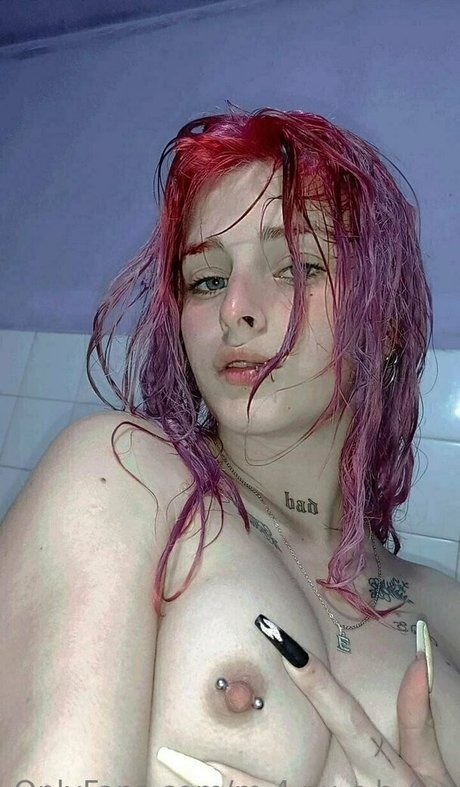 m 4 r u c h 4 n model erotic pictures