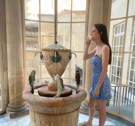 Alice Loxton star high quality picture