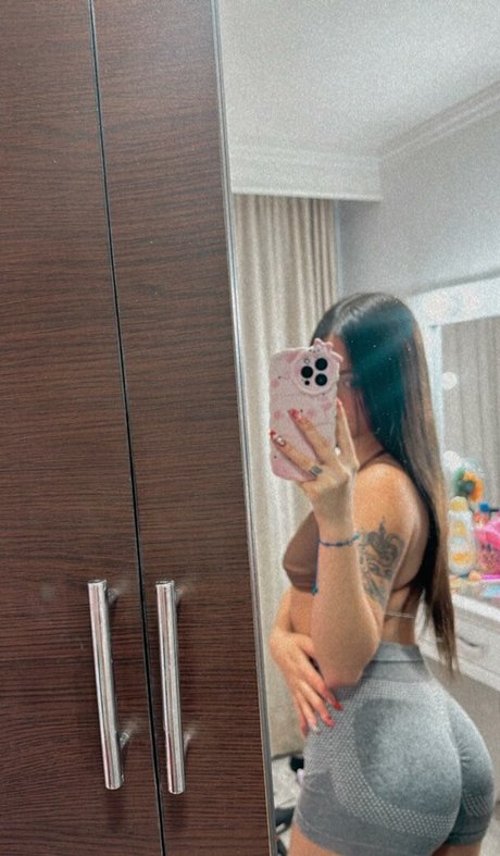 Lucyy tayy hot star image