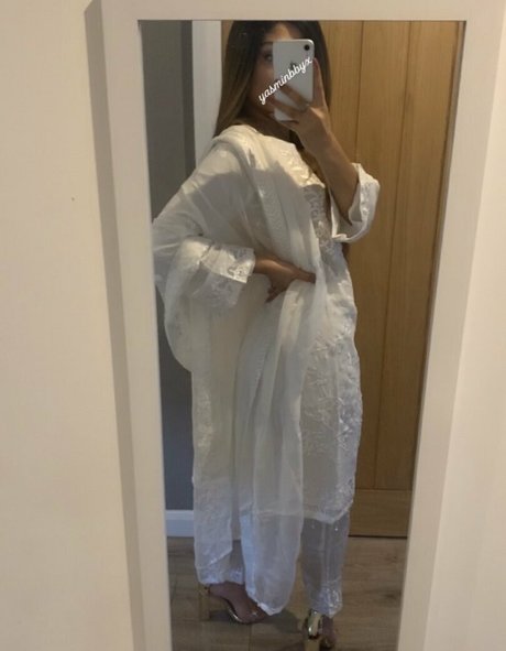 Ybbbyx pornstar nude image