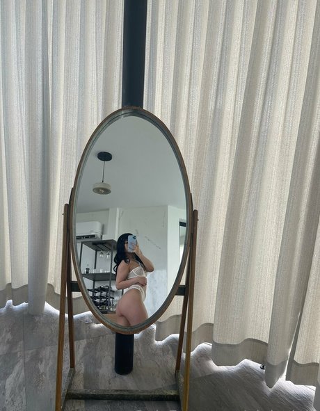 itspixie star naked images