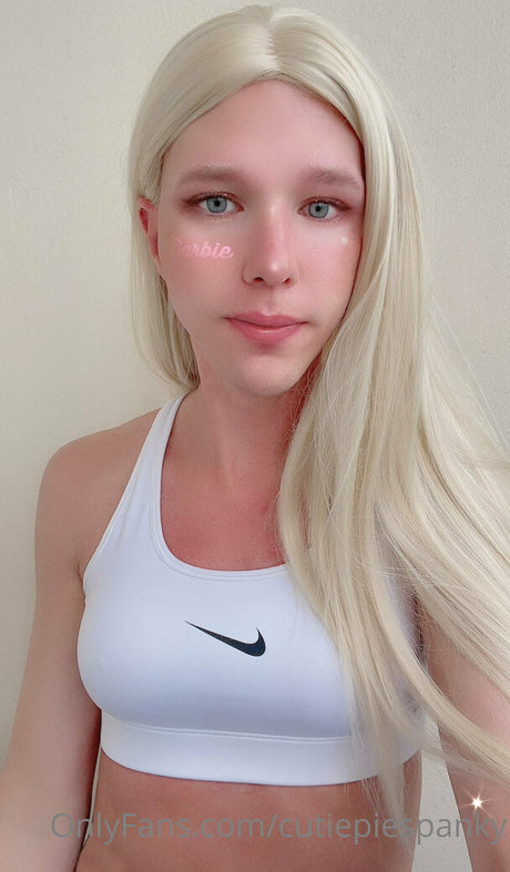 emiliaxsweden model art photo