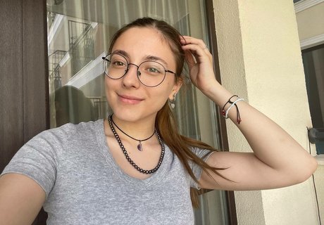 leamoore star adult pic