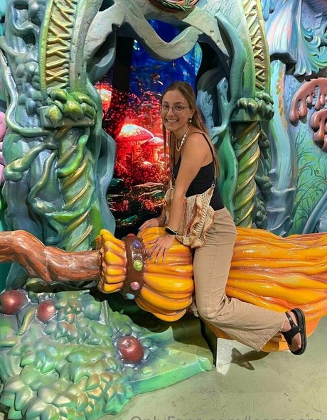 leamoore star erotic pic