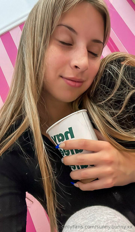 sunny bunny xx beautiful pornstar img