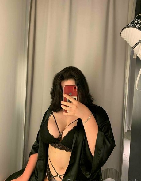 elizza beth star exclusive images