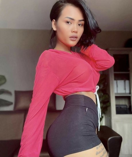 Wilathai nude pornstar gallery