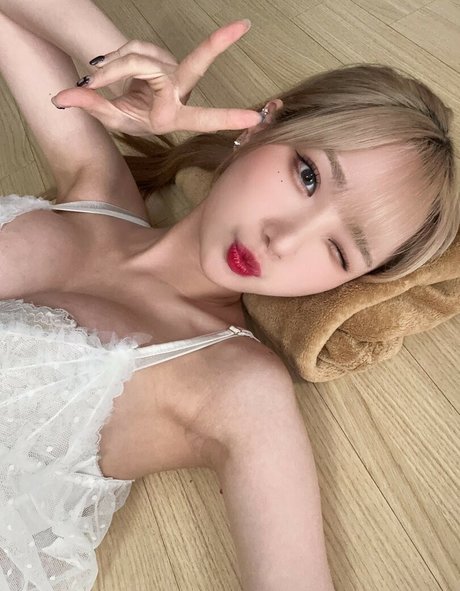 Woojungx4 erotic star archive