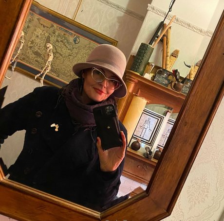 madam muriel pretty actress photo