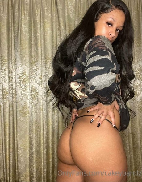 crreamy erotic model pictures