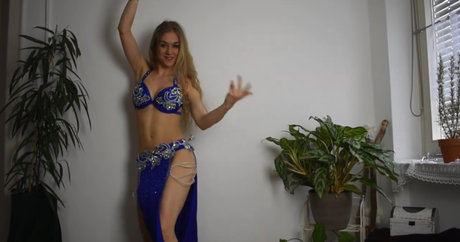 Belly Dancer Lisa model erotic gallery