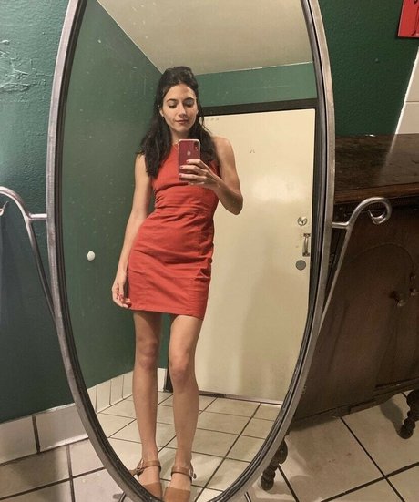 Alyssa Limperis star beautiful picture