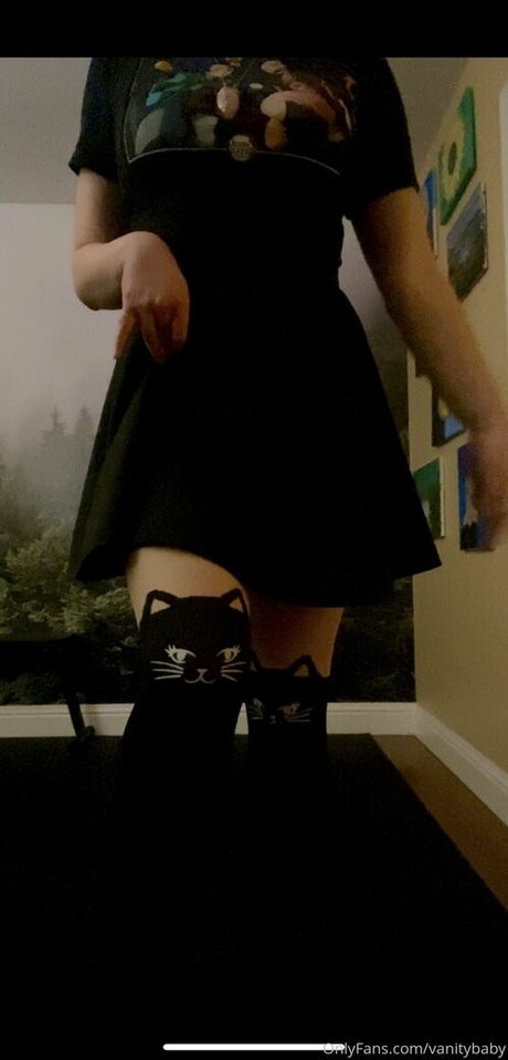 vanitybaby model pretty img