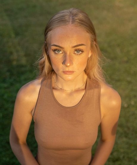 ryeroast pornstar pics